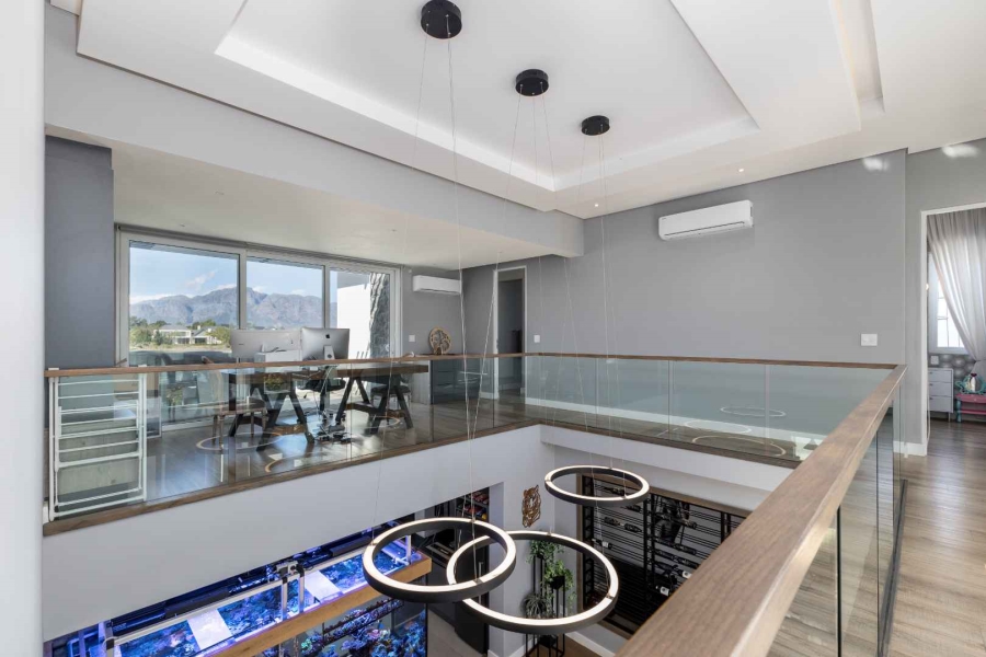 5 Bedroom Property for Sale in Val De Vie Estate Western Cape